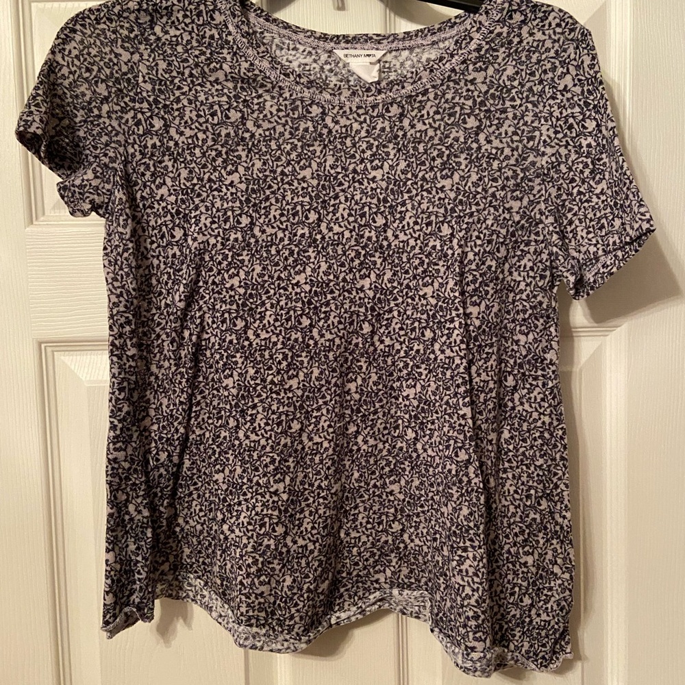 Bethany Mota Black and White Short Sleeve Top